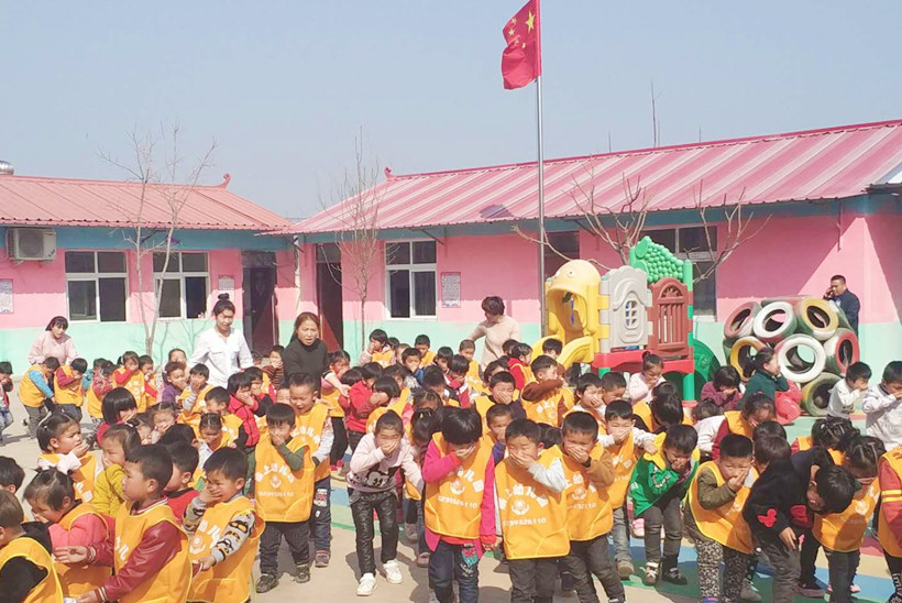 20180411095638987.jpg 09 濮阳县举办中小学及幼儿园地震安全知识培训和演练.jpg